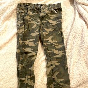 Camo skinny jeans